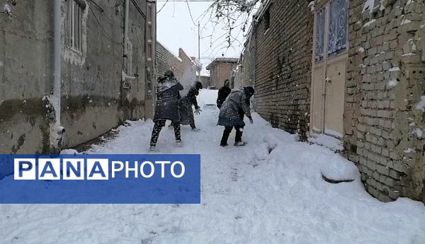 بارش اولین برف در بهمن ماه در شهر بار 