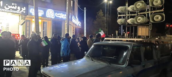 تشییع باشکوه شهید محمد مولوی و مردمی که میدان را خالی نکردند