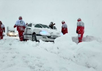 آماده‌باش کامل نیروهای عملیاتی هلال احمر در پی بارش برف و باران