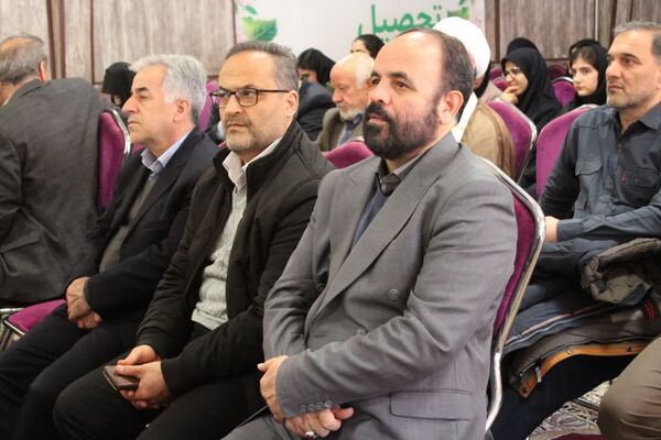 آئین متمرکز استانی نواختن زنگ انقلاب در دبیرستان دخترانه شرافت ناحیه ۱ کرج
