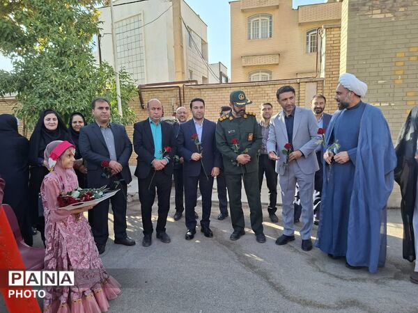 آیین بازگشایی مدارس و نواختن زنگ مهر و مقاومت در ناحیه دو شیراز