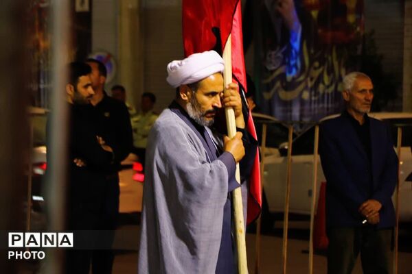 مردم ولایتمدار بناب با حضور با شکوه در تجمعات شبانه در تجدید بیعت با رهبر معظم انقلاب، وحدت ملی را به نمایش گذاشتند.