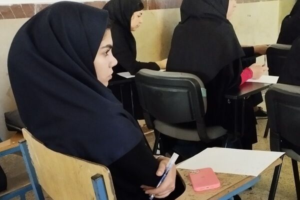 برگزاری مینی دوره هوش مصنوعی در دبیرستان حکمت بهارستان‌دو