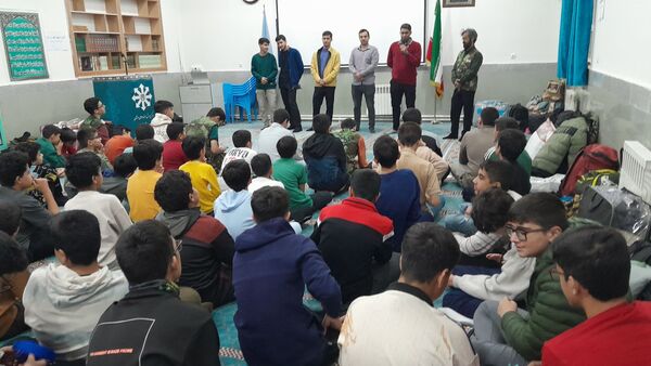 برپایی اردوی شبانه مقاومت در دبیرستان شهید بهشتی