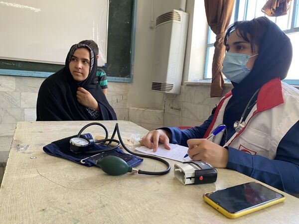 اعزام کاروان سلامت جمعیت هلال احمر مانه و سملقان به مناطق محروم بربر قلعه
