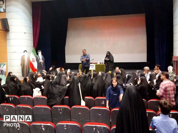 همایش تبیین نقش رسانه در جنگ تحمیلی