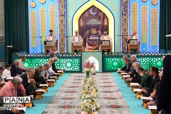 محفل جزء خوانی قرآن در امامزاده سید جعفر محمد یزد