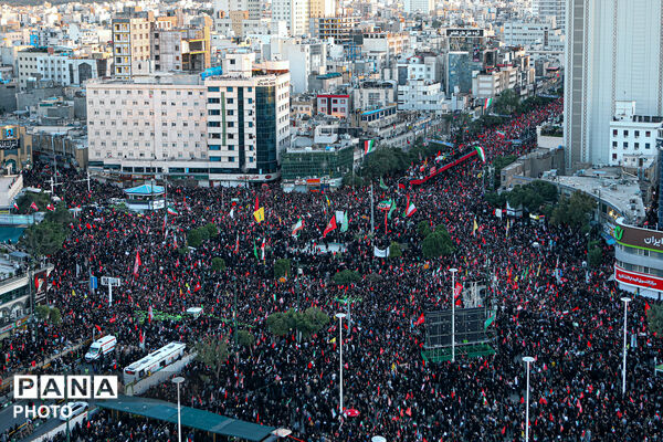 تشییع پیکر رهبر شهید انقلاب در مشهد مقدس-۱
