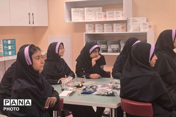 فرزانگان؛ شروعی رباتیک