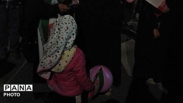 دختران نیشابوری در صف اول تجمعات-۱