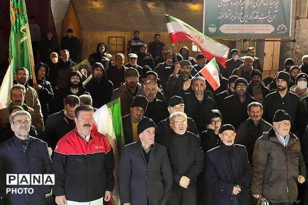 مردم فیروزکوه، کف خیابان را خالی‌ نمی کنند
