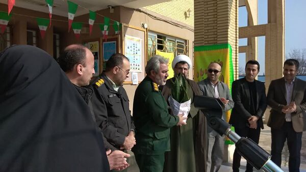 طنین زنگ انقلاب در مدارس گلوگاه