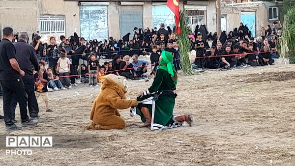 آیین باشکوه تعزیه حسینی در روستای عمان شهرستان درگزین
