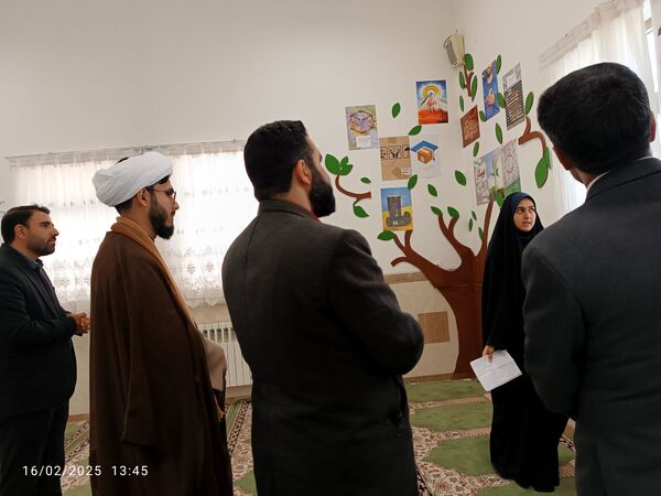 بازدید مسئول اتحادیه انجمن اسلامی یزد از دبیرستان دخترانه شهید زینلی بهاباد