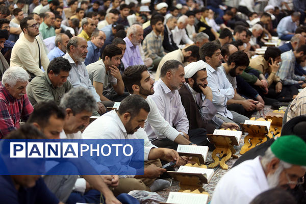 محفل کرسی ملی تلاوت نوجوانان فاطمی در حرم حضرت معصومه(س)