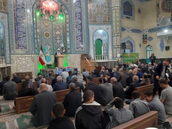 نماز عبادی سیاسی جمعه با حضور پرشور عموم مردم شهرستان ورامین