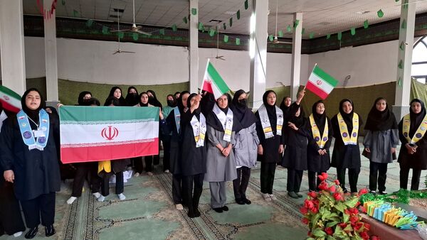 جشن روز دانش آموز دختران دبیرستان حضرت فاطمه و حضرت رقیه در مهدیه شهر بار نیشابور 