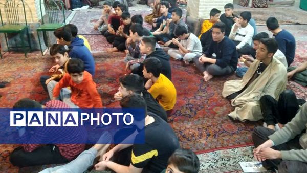 حال و هوای دانش‌آموزان یزدی در اعتکاف دانه‌های امید