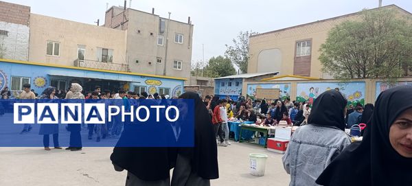 برپایی بازارچه در  دبستان امام جعفر صادق (ع) آشخانه
