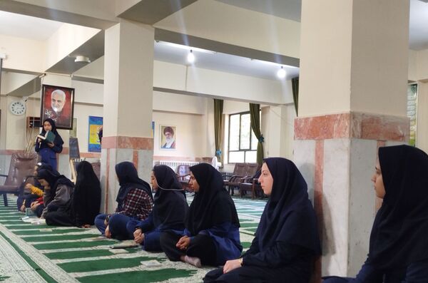 هیئت هفتگی در دبیرستان محمود اژدر افشار طرقبه