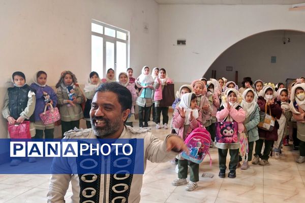 برگزاری سیرک لی‌لی پوت‌ها در اداره آموزش و پرورش رباط‌کریم