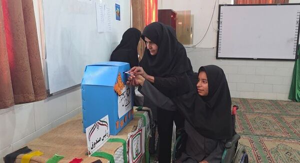 برگزاری انتخابات شورای دانش‌آموزی در مدارس شهرستان بافق