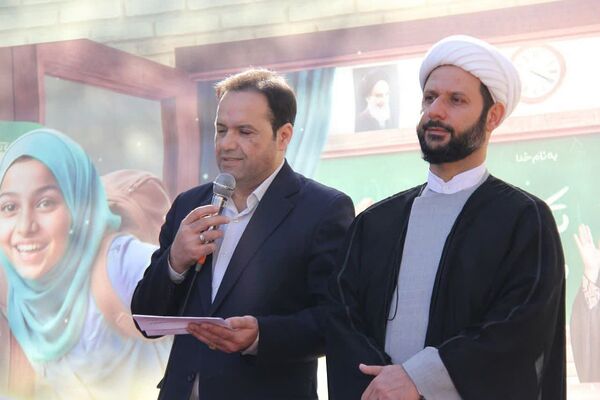 برگزاری راهپیمایی یوم الله ۱۳ آبان با حضور دانش‌آموزان و مسئولین در صفادشت 