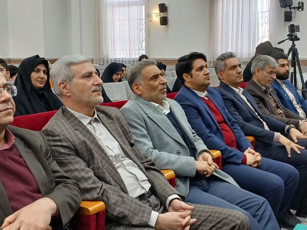 آیین تکریم و تجلیل از پژوهشگران برتر ناحیه۶