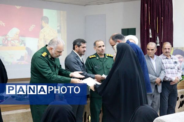 همایش مادران پرچم دار در شهرستان خلیل‌آباد 