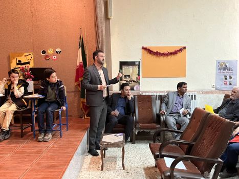 راهکارهای تدریس در کلاس‌های چندپایه در خواجه روی میز گفتگو