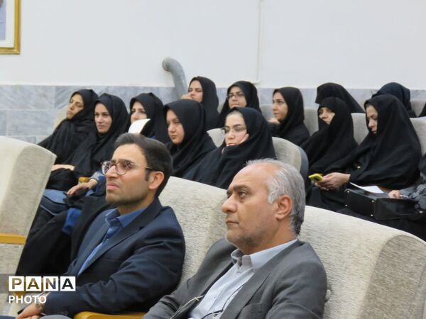 جلسه مدیران مدارس و ناظرین مسابقات خوارزمی در شهرستان خلیل آباد 