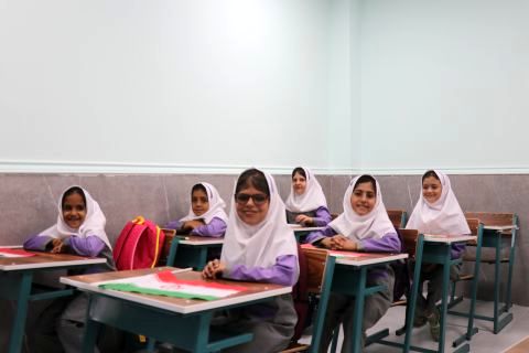 پایان تحصیل در کانکس برای کودکان بِگ‌وِردی/ افتتاح سه‌هزار و دهمین مدرسه برکت کشور به نام سردار شهیدحاجی‌زاده