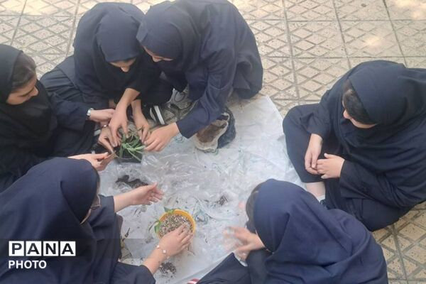 گلکاری در دبیرستان دخترانه الزهرا