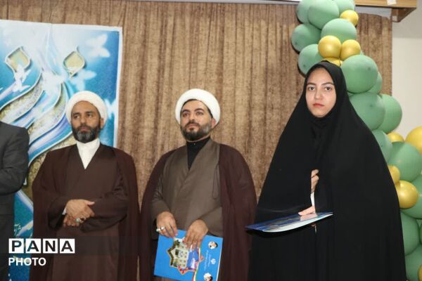 طنین ندای معنویت در هفتمین اجلاس سراسری نماز دانش‌آموزی شهرستان مه‌ولات