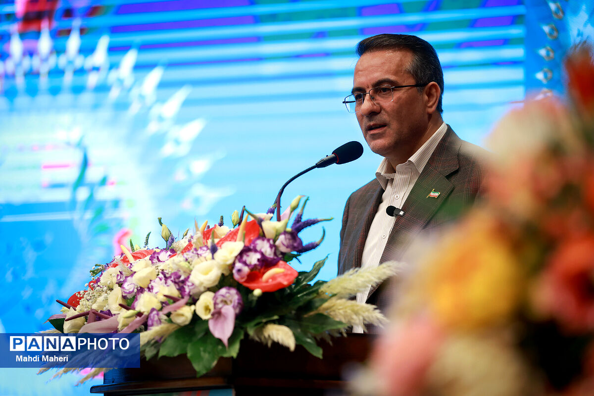 هیچ مدیر یا کارمندی در وزارت آموزش و پرورش از محل اصلاحات ساختاری متضرر نخواهد شد