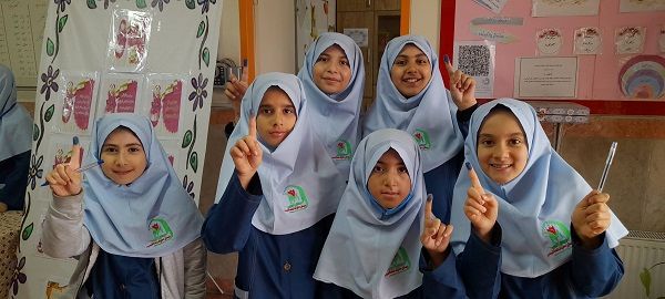 انتخابات شورای دانش‌آموزی دبستان شاهد فاطمه عرب برگزار شد