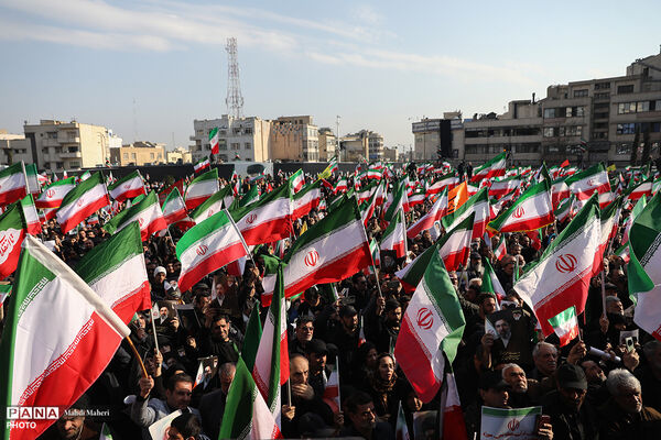 مراسم بیعت با سومین رهبر انقلاب در تهران - 2