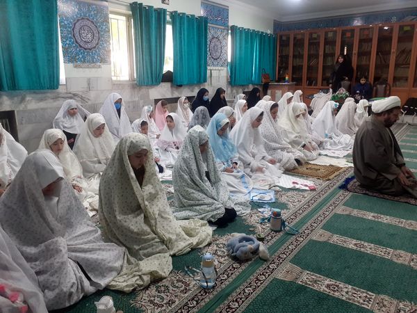 تمرین بندگی دانش آموزان مدرسه هدی یک برای ماه مبارک رمضان