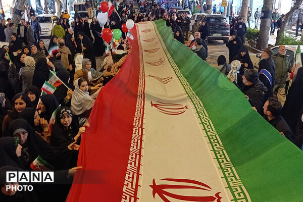  حضور فرهنگیان و دانش‌آموزان به‌مناسبت 12 فروردین ماه روز جمهوری اسلامی ایران 
