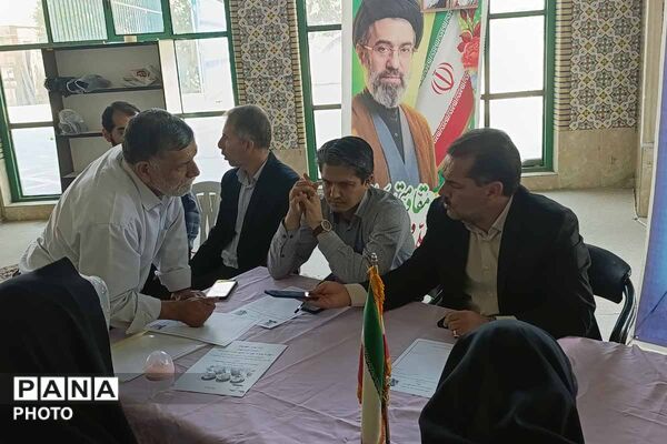 میز خدمت آموزش و پرورش خراسان شمالی در نماز جمعه؛ پاسخگویی مستقیم به مطالبات مردم