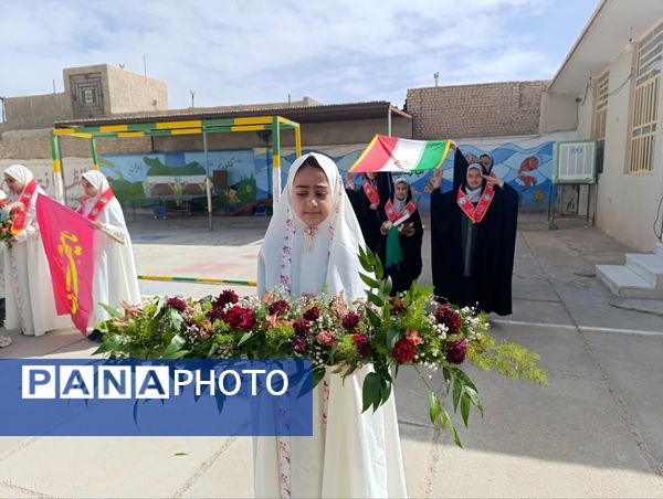 یاوران انقلاب در دبستان خدیجه کبری ابرکوه