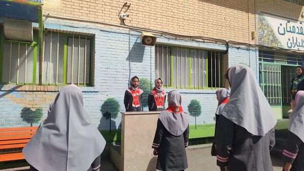 دهه فجر و طلوع هنر در دبستان مینوی خرد