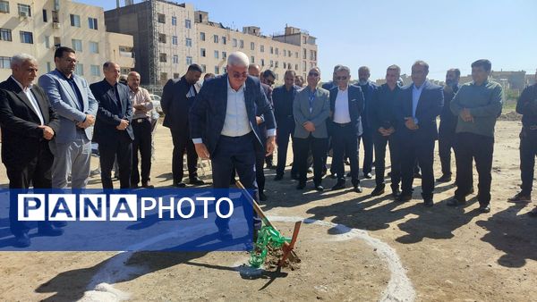 آیین کلنگ زنی آموزشگاه جعفر برزگر ناحیه یک مشهد