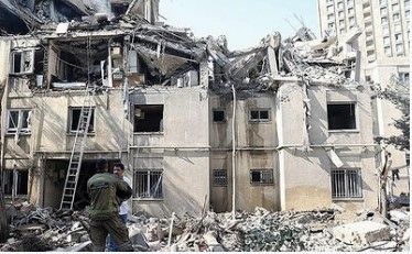 نهاد متولی بازسازی و ساخت واحدهای آسیب‌دیده از جنگ اختیارات کامل داشته باشد