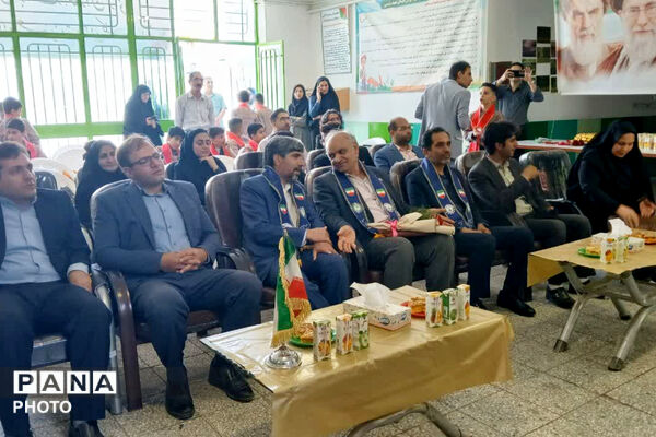افتتاح نخستین گلخانه دانش‌آموزی مدرسه شهید رئیسی؛ گامی نو به‌سوی آموزش مهارت‌محور