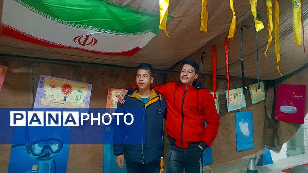 گذری بر روز اول و روز دوم نمایشگاه دهه فجر دبیرستان شاهد ابوذر غفاری