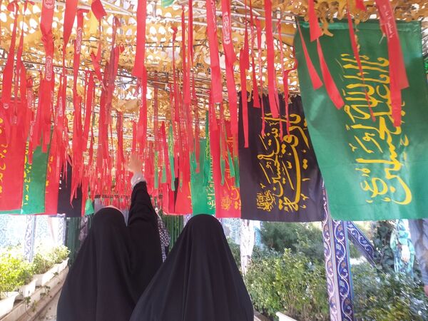 دختران ملاردی در اردوی سیاحتی زیارتی مشهد 