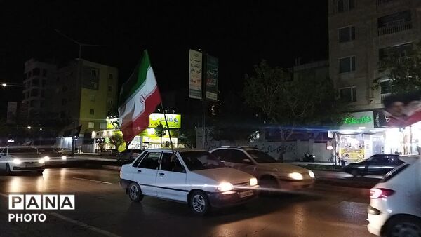 پرچم های ایران و حزب الله  بر فراز شهر نیشابور 