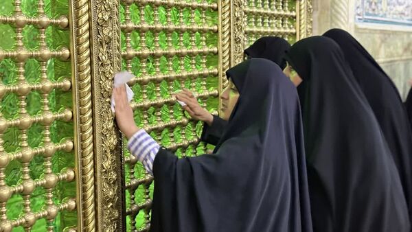 آیین غبارروبی حرم حضرت معصومه(س) با حضور بانوان طلبه