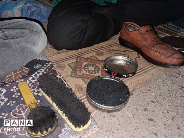 موکبی برای واکس زدن کفش های دلدادگان‌ خاک وطن 
